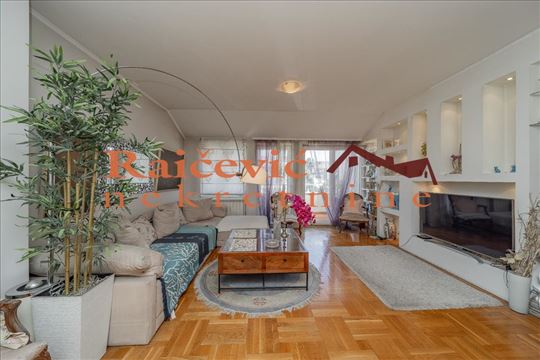 Lekino brdo, Strumicka, 3.0, 85 m2