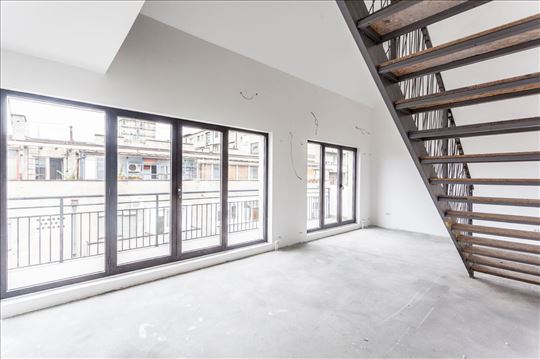 Nov penthaus, petosoban, uknjižen, povoljno