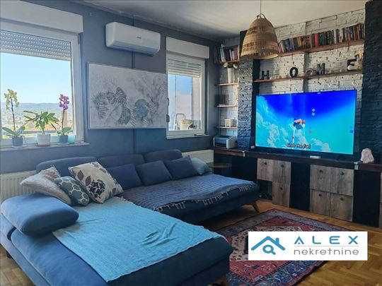 Odličan troiposoban stan na Bulevaru Evrope