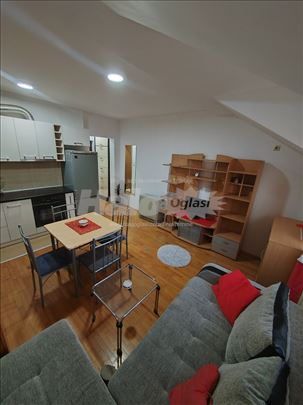 Prodajem garsonjeru u Krnjači–kompletno opremljena