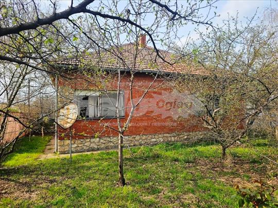Srbobran, troiposobna odlična kuća 160 m2 plac 690