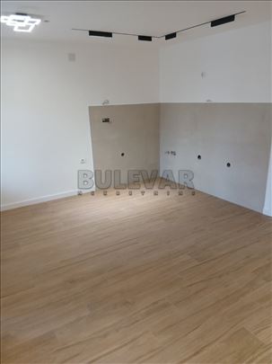 3.0, Stan u kući, Duvaniište