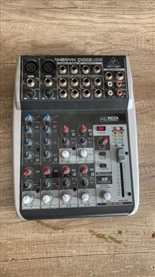 Behringer xenyx Q1002 USB