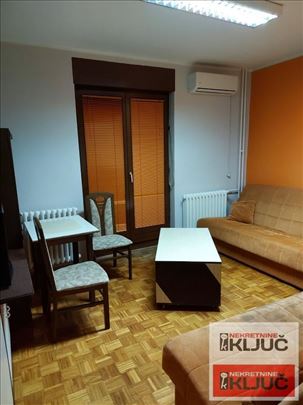 Izdaje se garsonjera preko puta Spensa