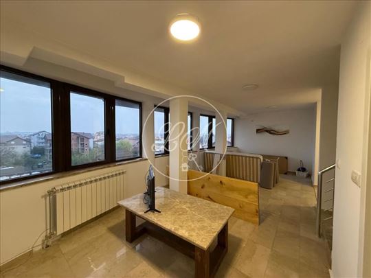 Retka prilika-stan sa jedinstvenim mogućnostima pr