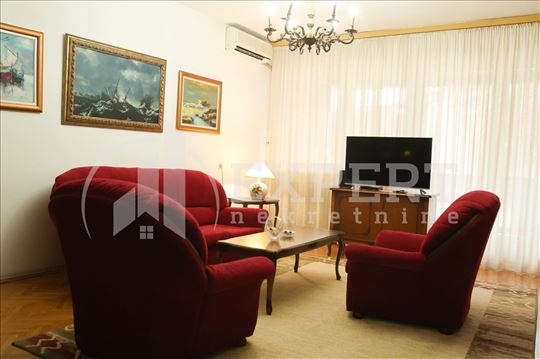 Stan centar Niša 163m2, ll sprat