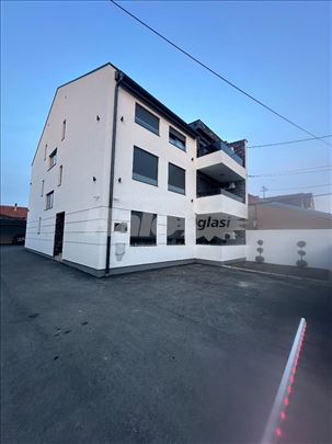 Stan u Batajnici 55m2 2.5 sa parking mestom