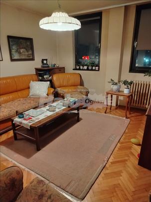 Trosoban stan u Duvanistu