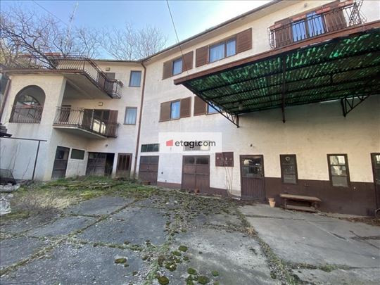 Zemun, Ćukovac - kuća sa placem
