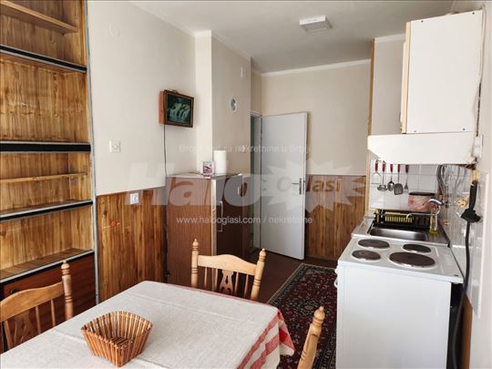 Beograd-kotez, izdajem namesten stan,odmah useljiv