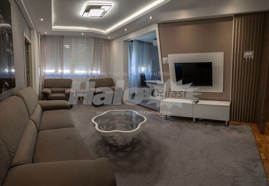 dvoiposoban stan na vozdovcu