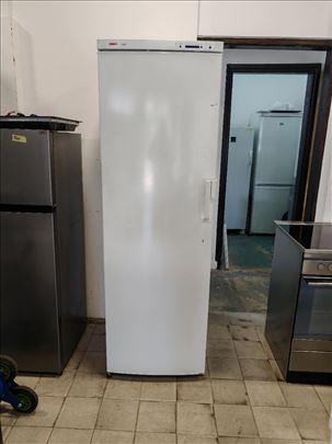 Frizider Bosch 357 litara GARANCIJA 12 meseci