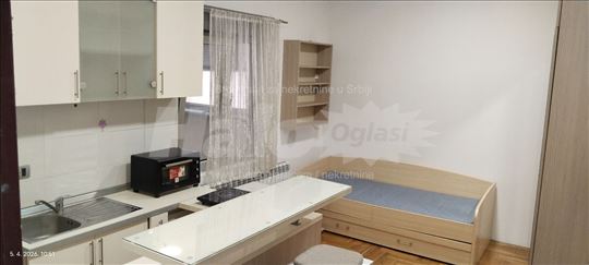 Garsonjera kod Djeram pijace, vlasnik