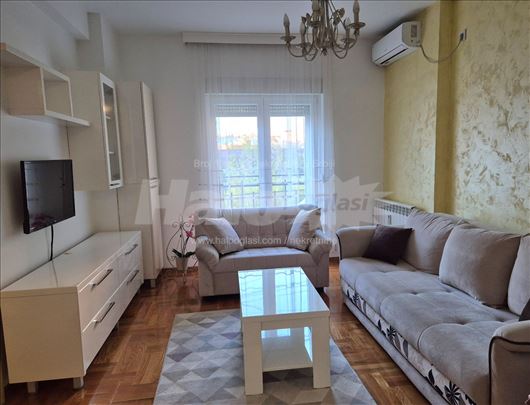 Izdaje se nov,lep stan u mirnoj ulici pored Đerma 