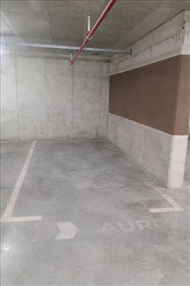 Izdajem garaža -parking, Beograd na vodi, Aurora