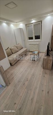 Izdajem stan u kuci u Zemunu