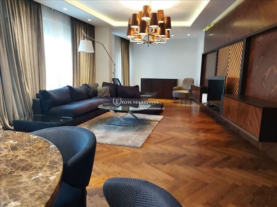 Izdavanje-Trosoban stan kod Hrama