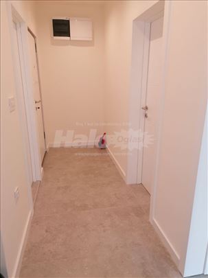 Lux renoviran stan odmah useljiv 59m2(T) Karaburma