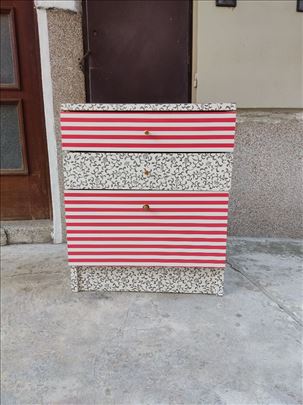 Predivna Polica Komoda 2500dinara