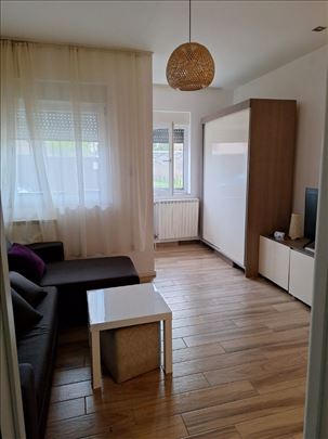 Prelepa garsonjera na Salajci-27m2-sa parking