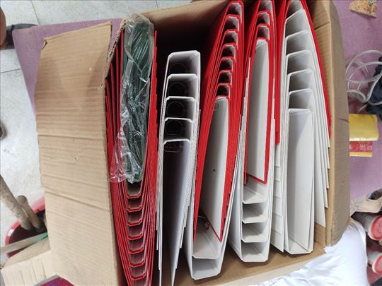 Registratori 41 komad Sve za 2000