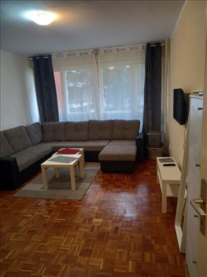 Renovirana useljiva garsonjera