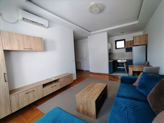 Zvezdara Lipov lad lux opremljen stan 46m2 2,0 