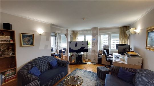 Blok 38 Sjajan Renoviran Namešten Sunčan Prilika!