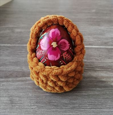 Braon heklana korpa za uskršnja jaja, Ručni rad