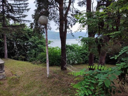 Donji Milanovac,Nacionalni park Djerdap,kuca sa pl