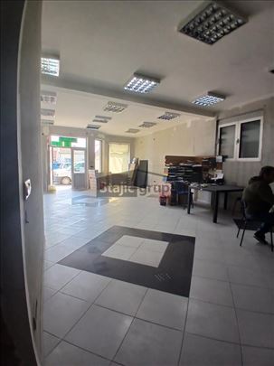 Frekventna lokacija + 8 parking mesta