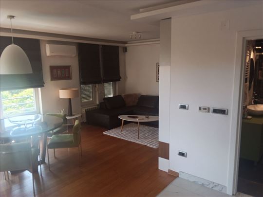 Izdaje se trosoban, potpuno nov stan u Jajincima