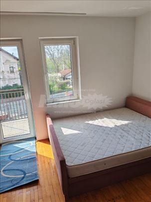 Izdajem stan u Vodovodskoj ulici