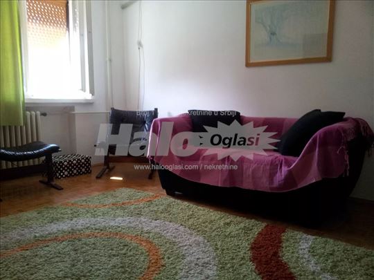 Jednosoban stan u centru Zemuna kod parka