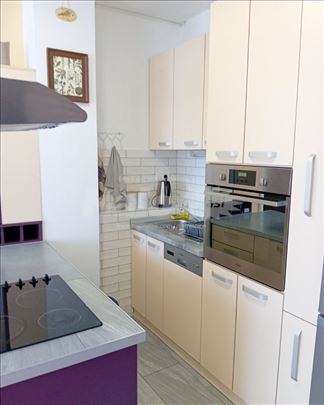 Lep, funkcionalan stan sa dve spavaće sobe!