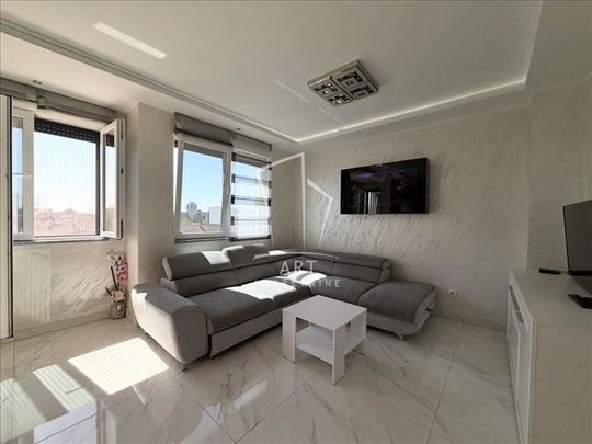 Luks stan u novoj zgradi ID#14683