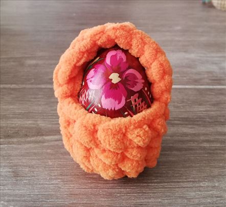 Narandžasta heklana korpa za uskršnja jaja