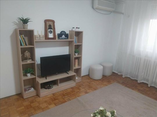 Odmah useljiv!-Rotkvarija-60m2