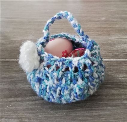 Plava veća korpa za uskršnja jaja