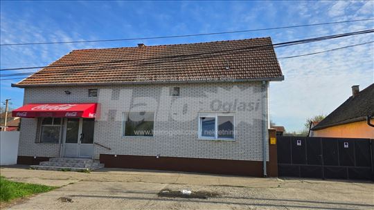 Prodajem kuću sa poslovnim prostorom u Kaću