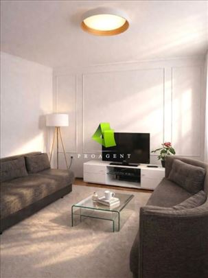 Renoviran dvosoban stan na atraktivnoj lokaciji u 