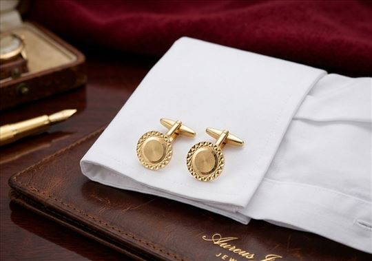 Stara dugmad za manžetne na košulji