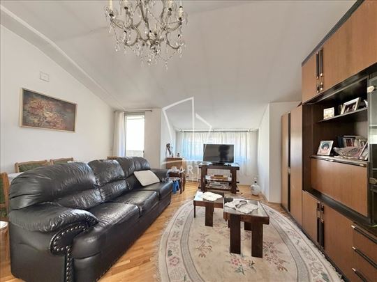 Svetao 2.0 stan, Cankareva 48m2 ID#14671