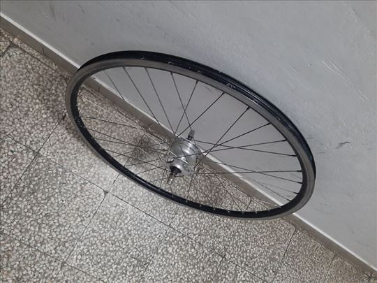 Tocak 28 ca sa dinamom u glavi