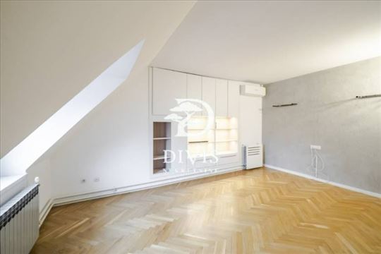 Trosoban stan sa pogledom na Kalemegdana, 83m2