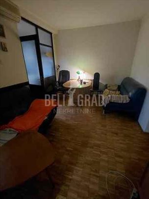 2.5 soban, izuzetna lokacija kod TC Zira