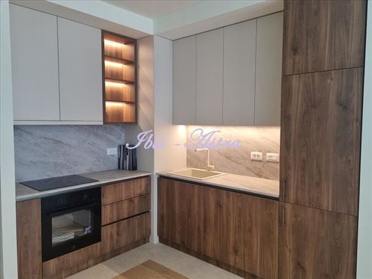 BW SENSA stan za izdavanje ID#409540