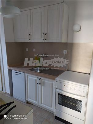 Izdaje se stan u Vojvode Stepe