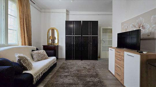 Izdavanje stan Vračar Knjeginje Zorke