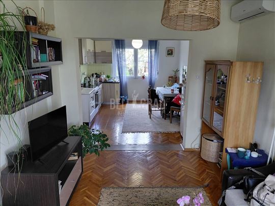 Leštane, Prvomajska, porodična kuća